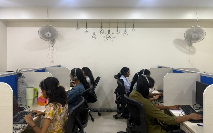 SKYS Enterprises full calling team on the operations floor